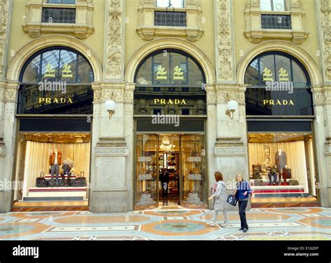 prada italia shop.